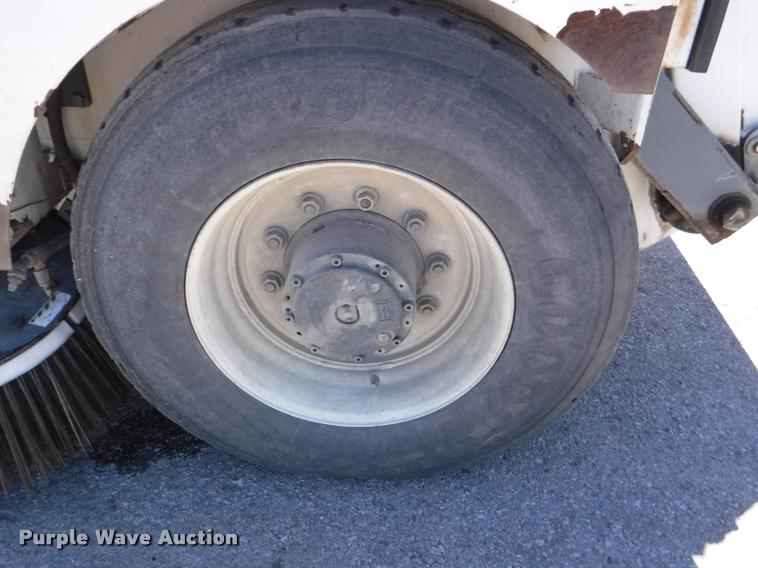 image for item DA1744 2006 Elgin Pelican street sweeper