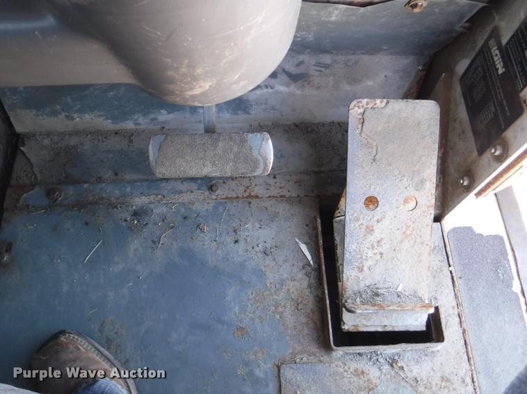 image for item DA1744 2006 Elgin Pelican street sweeper