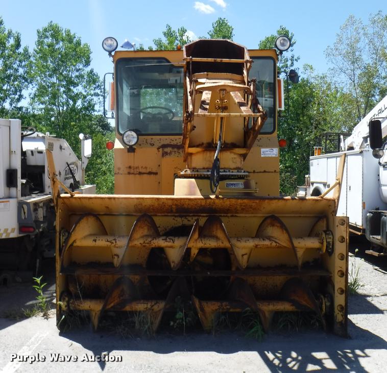 image for item DA1745 1979 Snow Master SMI 5250 snow blower truck