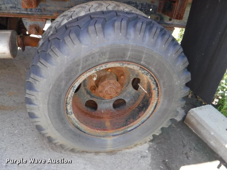 image for item DA1745 1979 Snow Master SMI 5250 snow blower truck