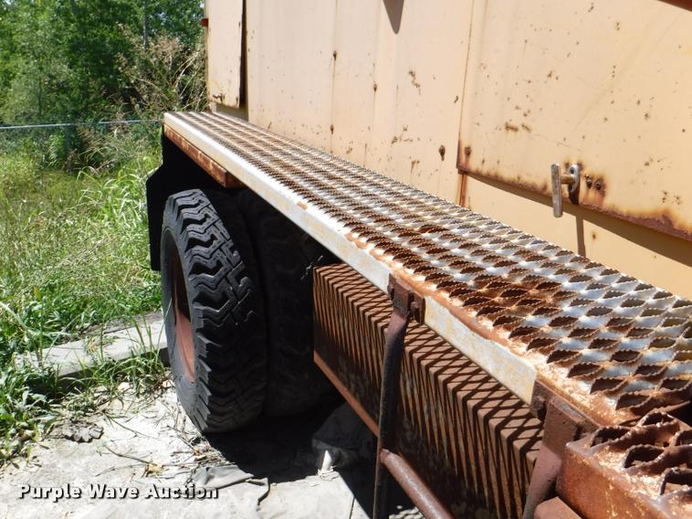 image for item DA1745 1979 Snow Master SMI 5250 snow blower truck