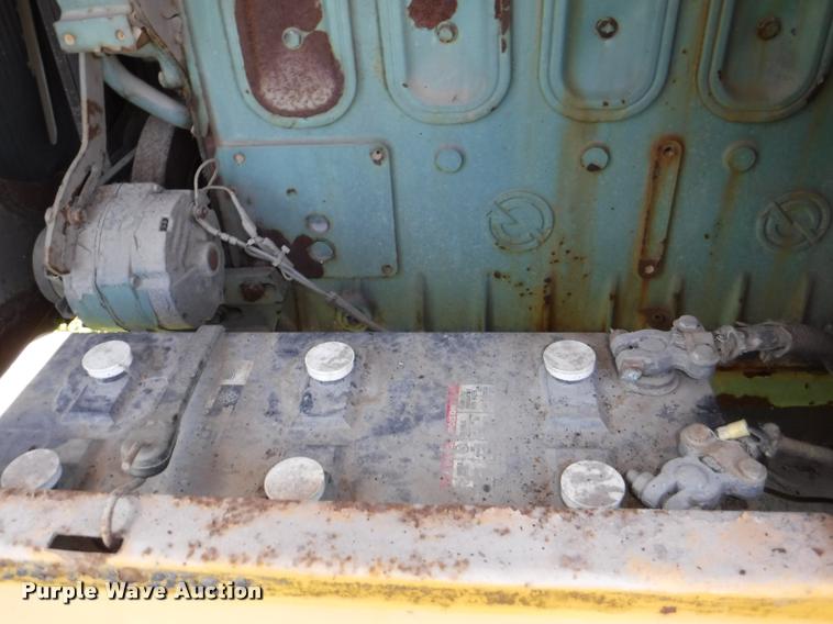 image for item DA1745 1979 Snow Master SMI 5250 snow blower truck