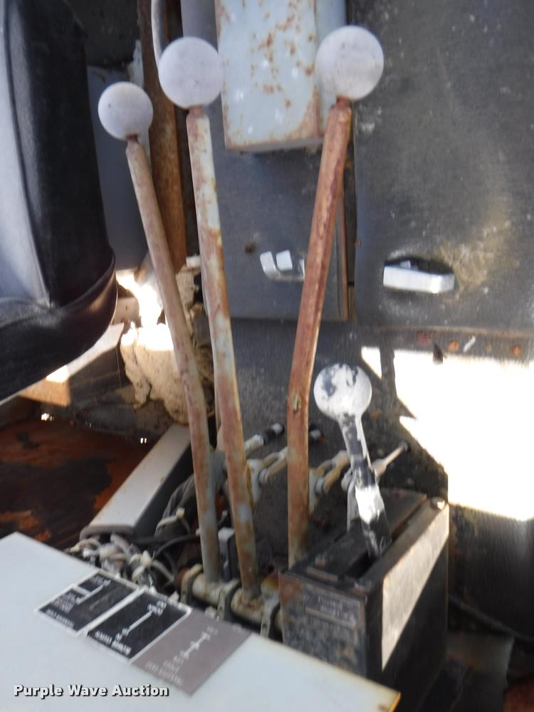 image for item DA1745 1979 Snow Master SMI 5250 snow blower truck