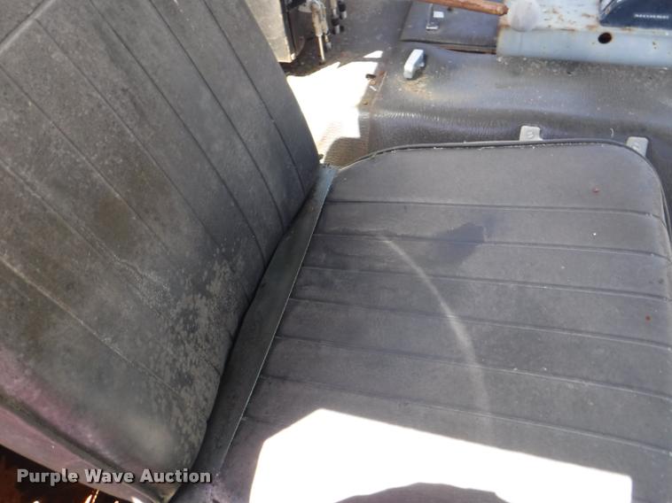 image for item DA1745 1979 Snow Master SMI 5250 snow blower truck