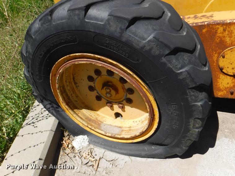 image for item DA1746 1987 John Deere 570B motor grader