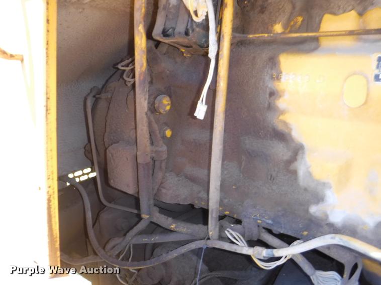 image for item DA1746 1987 John Deere 570B motor grader