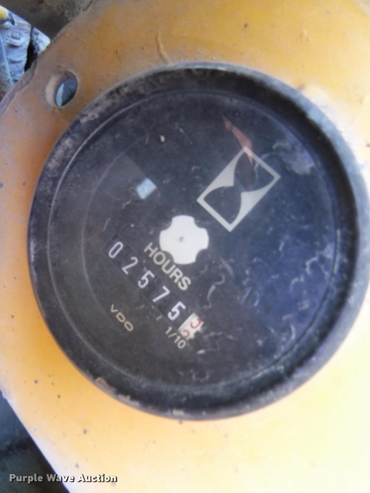 image for item DA1746 1987 John Deere 570B motor grader