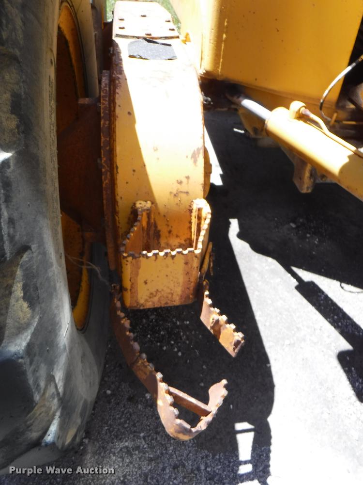 image for item DA1746 1987 John Deere 570B motor grader