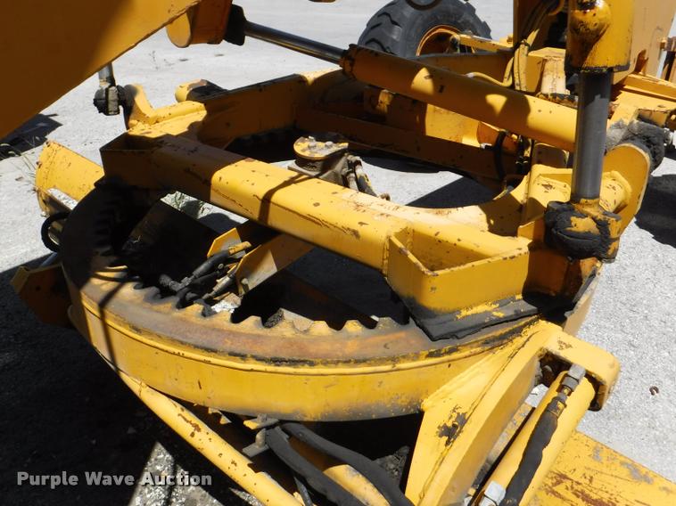 image for item DA1746 1987 John Deere 570B motor grader