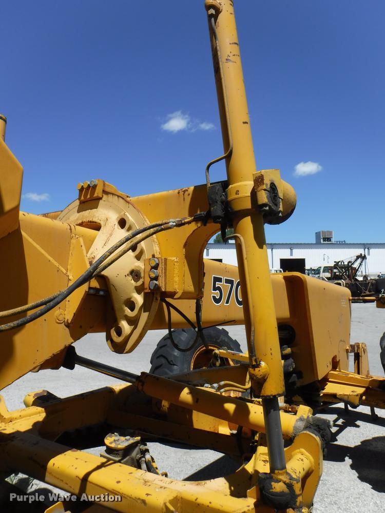 image for item DA1746 1987 John Deere 570B motor grader