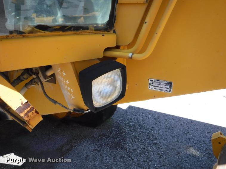 image for item DA1746 1987 John Deere 570B motor grader