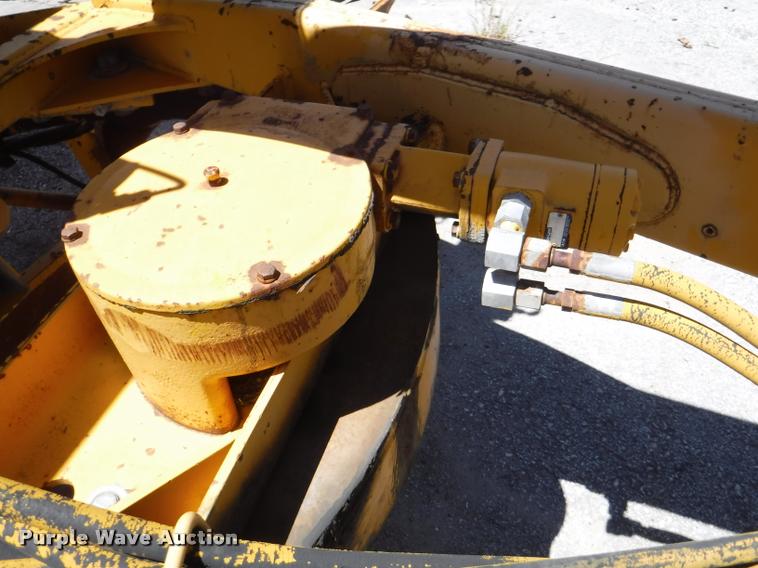 image for item DA1746 1987 John Deere 570B motor grader