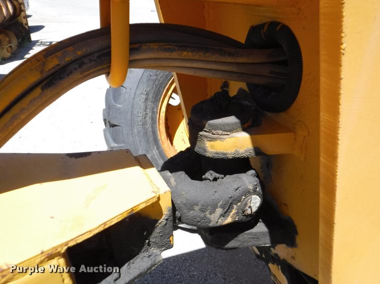 image for item DA1746 1987 John Deere 570B motor grader