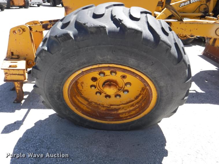 image for item DA1746 1987 John Deere 570B motor grader