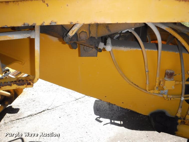 image for item DA1746 1987 John Deere 570B motor grader