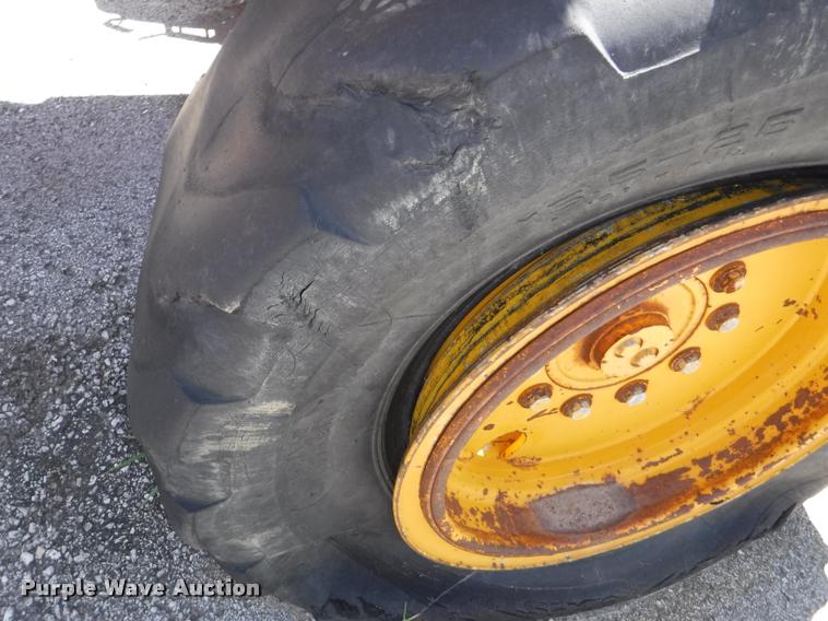 image for item DA1746 1987 John Deere 570B motor grader