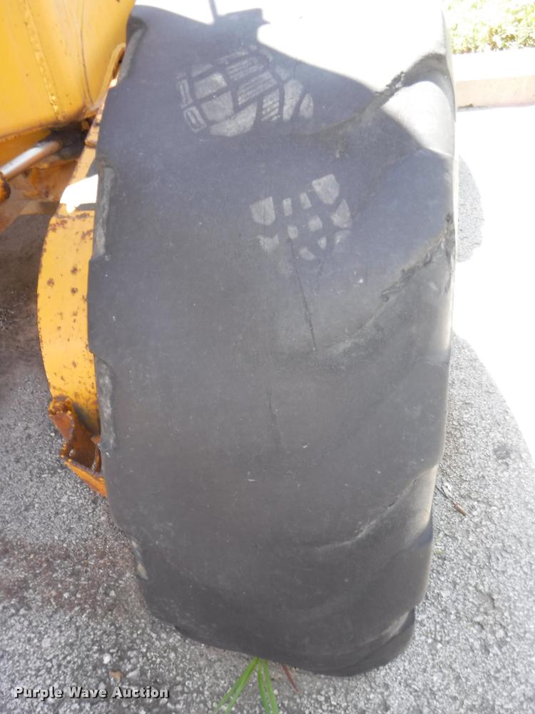 image for item DA1746 1987 John Deere 570B motor grader