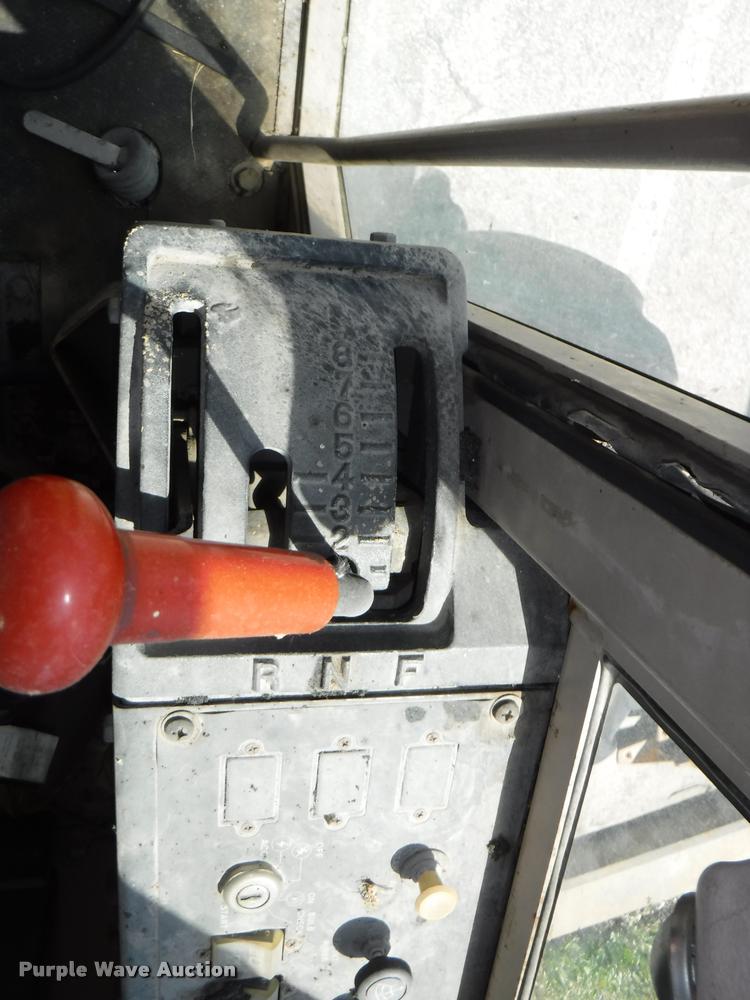 image for item DA1746 1987 John Deere 570B motor grader