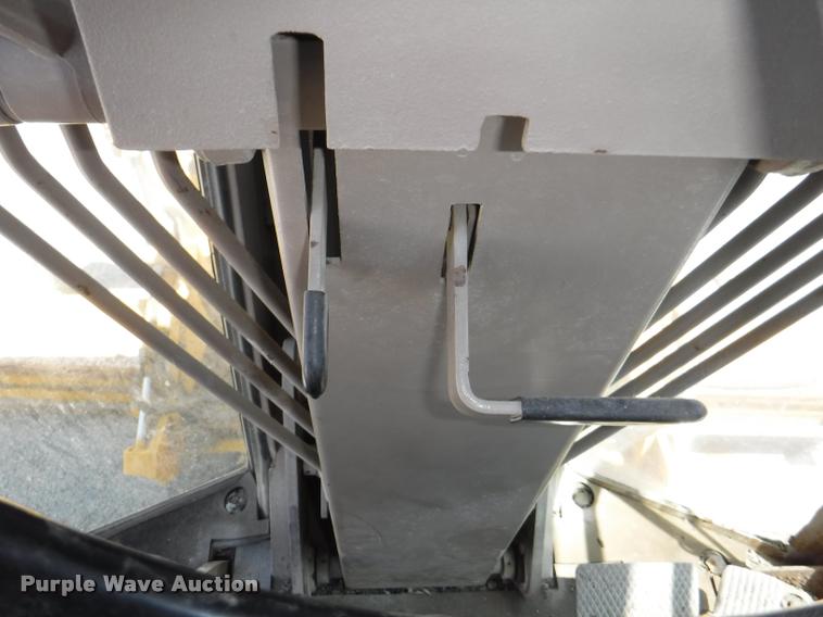 image for item DA1746 1987 John Deere 570B motor grader