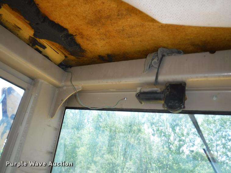 image for item DA1746 1987 John Deere 570B motor grader