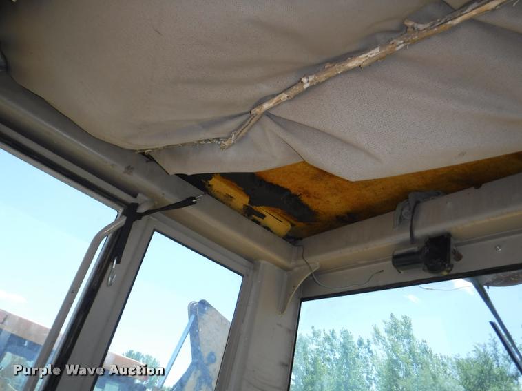 image for item DA1746 1987 John Deere 570B motor grader