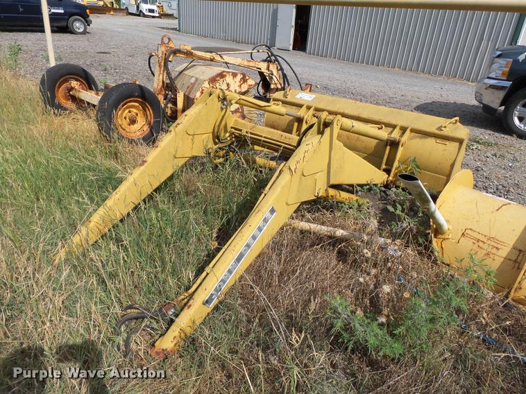 image for item DA2347 John Deere loader