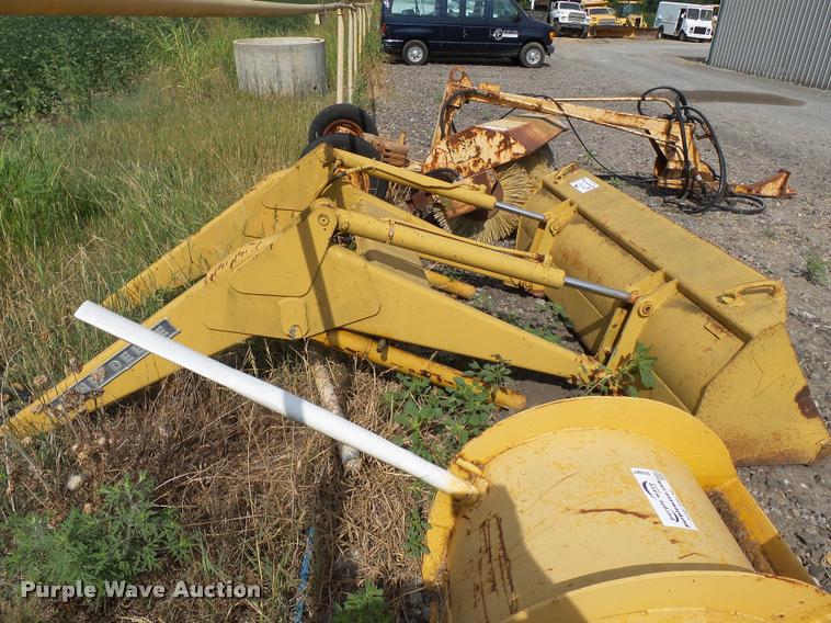 image for item DA2347 John Deere loader