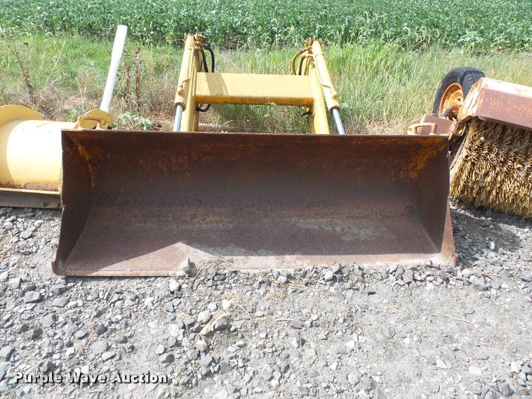 image for item DA2347 John Deere loader