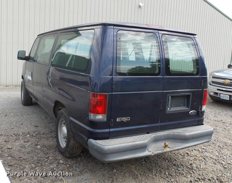 image for item DA2349 2004 Ford E150 van