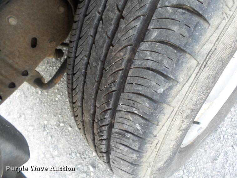 image for item DA2349 2004 Ford E150 van