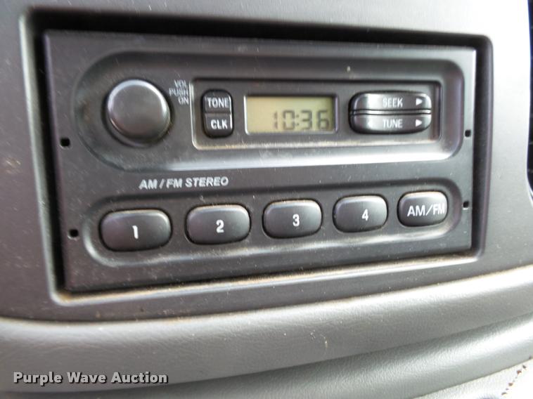 image for item DA2349 2004 Ford E150 van