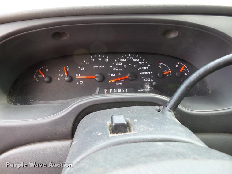 image for item DA2349 2004 Ford E150 van