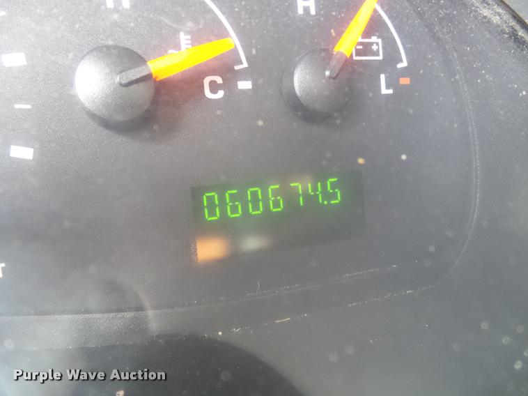 image for item DA2349 2004 Ford E150 van