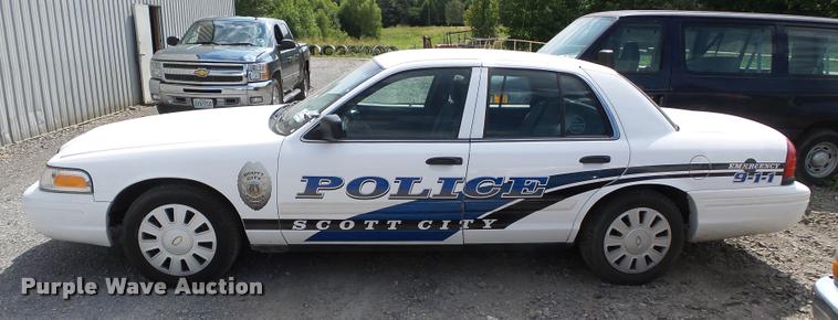 image for item DA2350 2009 Ford Crown Victoria Police Interceptor