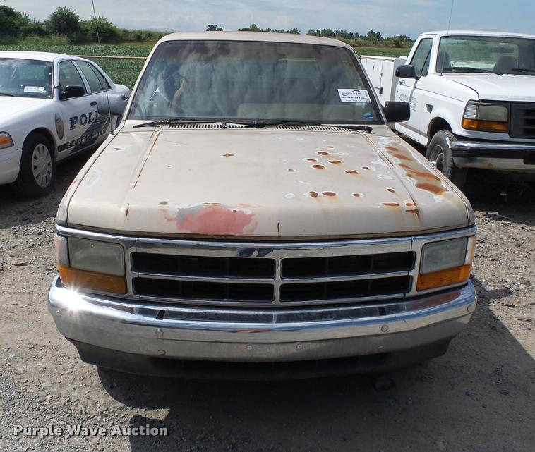 image for item DA2351 1992 Dodge Dakota Club Cab pickup truck