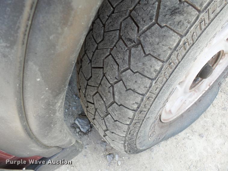 image for item DA2351 1992 Dodge Dakota Club Cab pickup truck