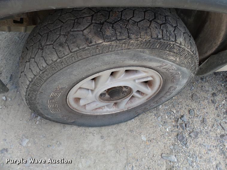 image for item DA2351 1992 Dodge Dakota Club Cab pickup truck