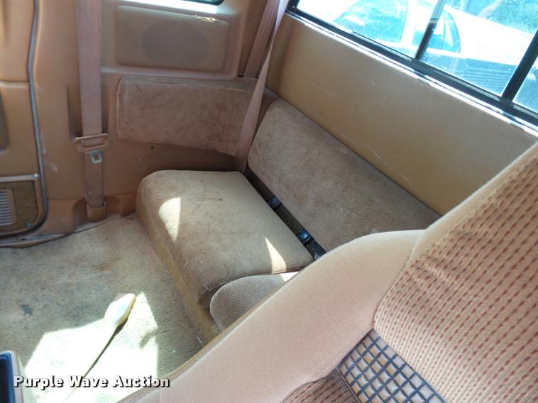 image for item DA2351 1992 Dodge Dakota Club Cab pickup truck