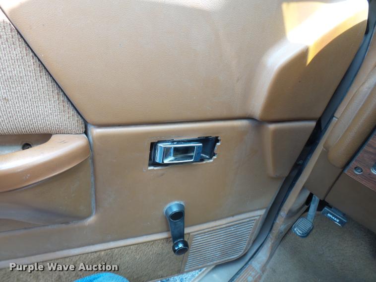 image for item DA2351 1992 Dodge Dakota Club Cab pickup truck