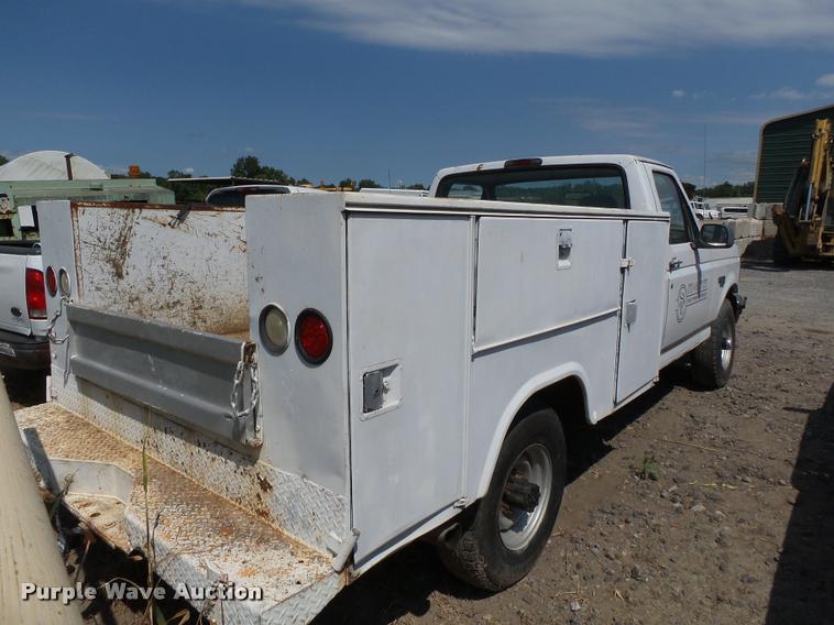 image for item DA2352 1995 Ford F250 utility bed pickup truck
