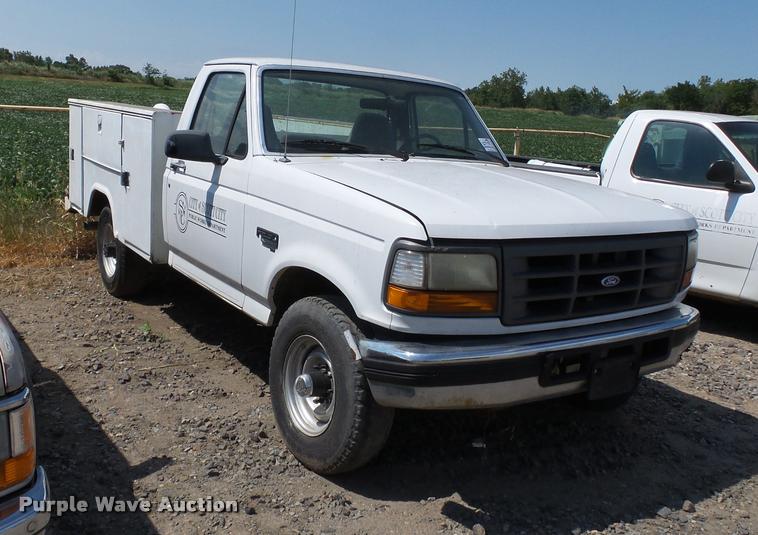 image for item DA2352 1995 Ford F250 utility bed pickup truck
