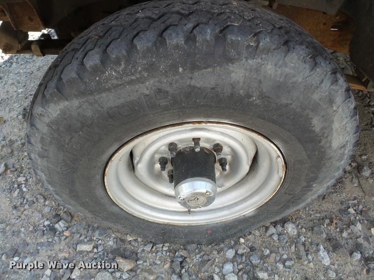 image for item DA2352 1995 Ford F250 utility bed pickup truck