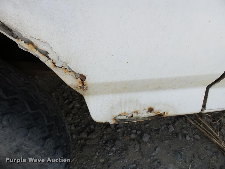 image for item DA2352 1995 Ford F250 utility bed pickup truck