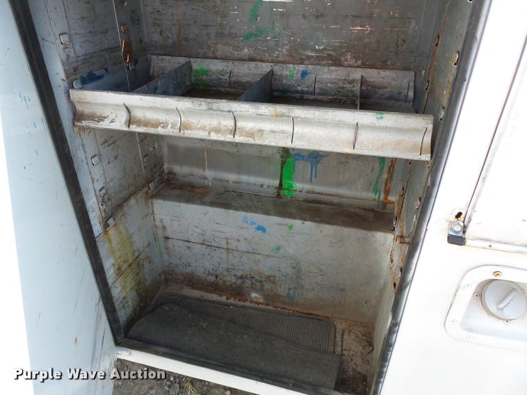 image for item DA2352 1995 Ford F250 utility bed pickup truck