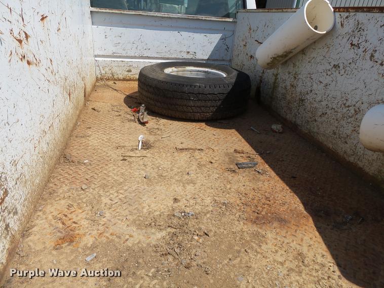 image for item DA2352 1995 Ford F250 utility bed pickup truck