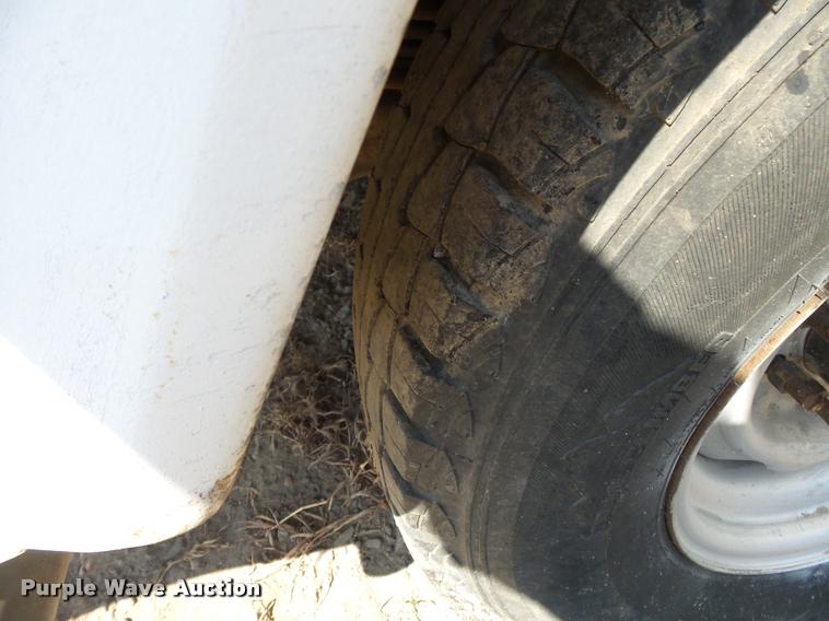 image for item DA2352 1995 Ford F250 utility bed pickup truck