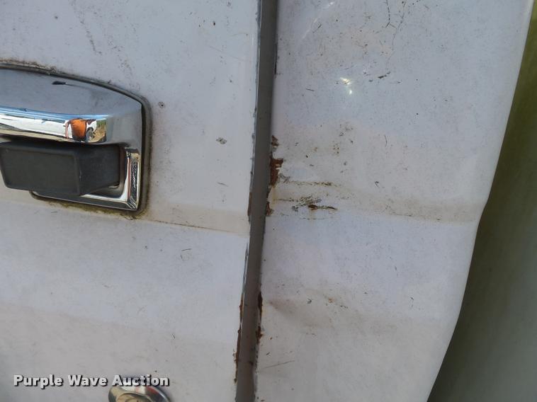 image for item DA2352 1995 Ford F250 utility bed pickup truck