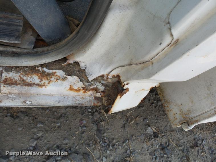 image for item DA2352 1995 Ford F250 utility bed pickup truck