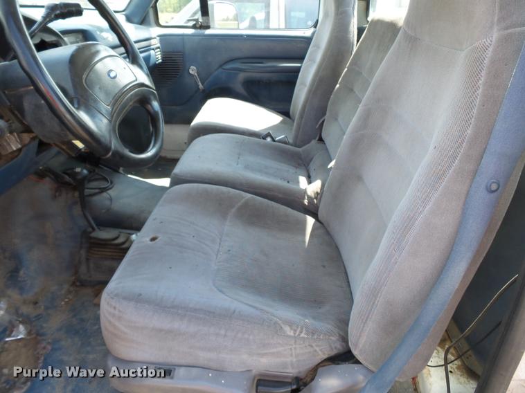 image for item DA2352 1995 Ford F250 utility bed pickup truck