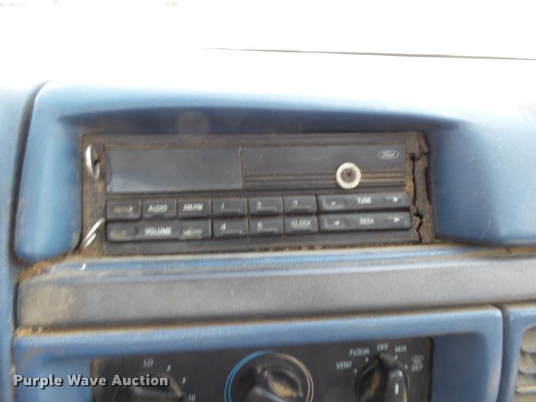image for item DA2352 1995 Ford F250 utility bed pickup truck